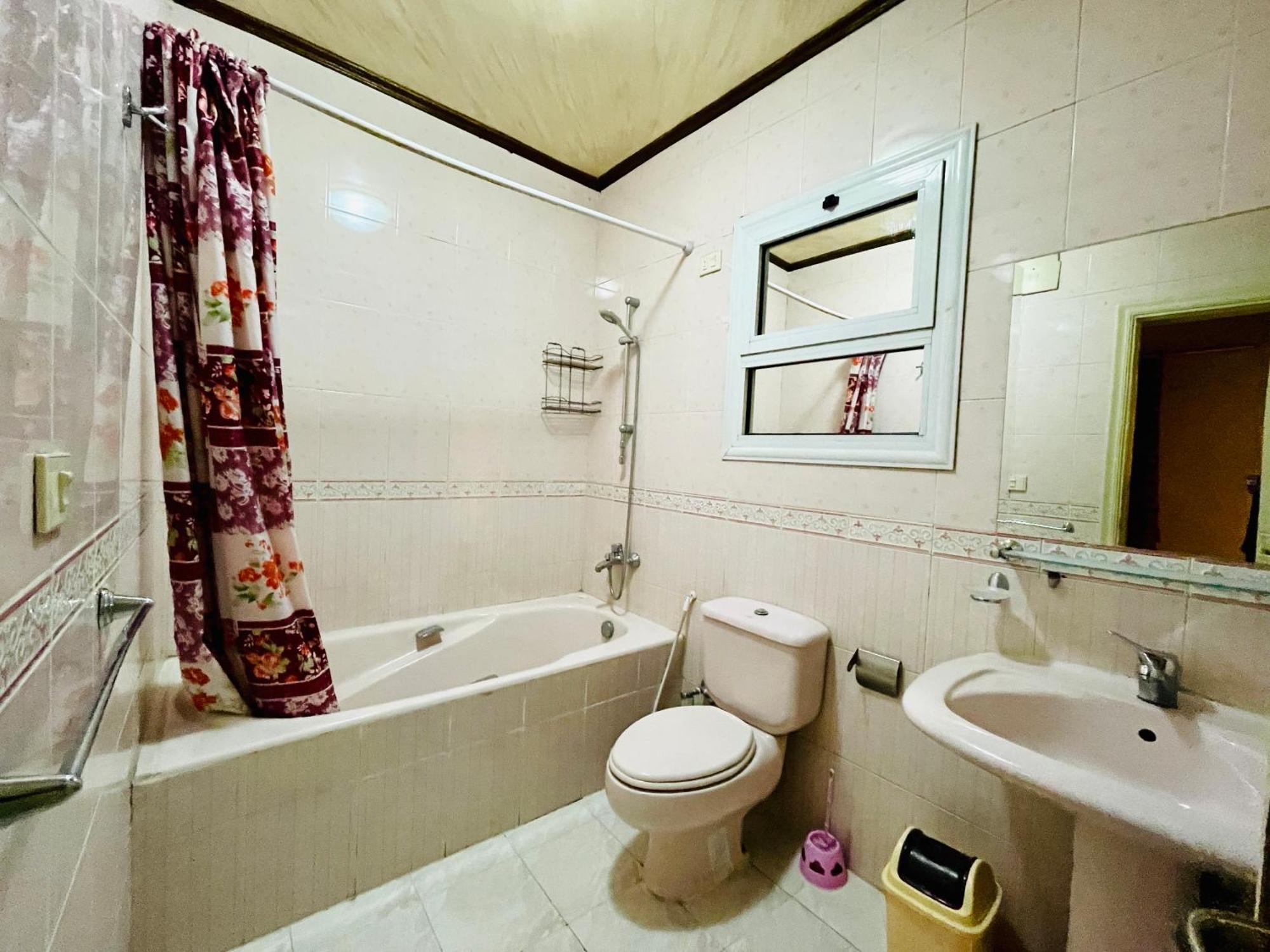 Lux Living Overlooking The Nile Cairo